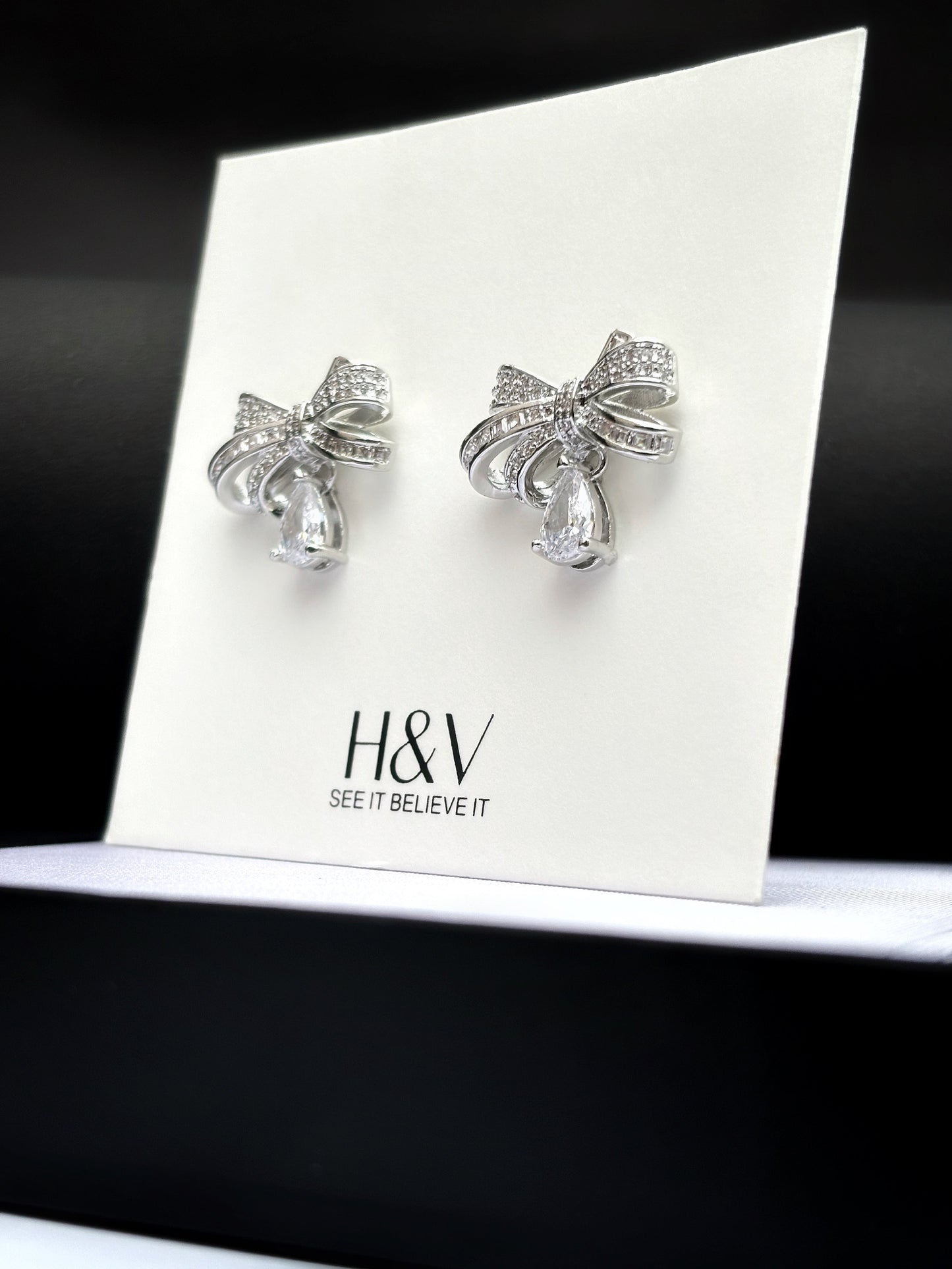 6 Pairs of Earrings & 1 Free pendant by hvjewellery.in