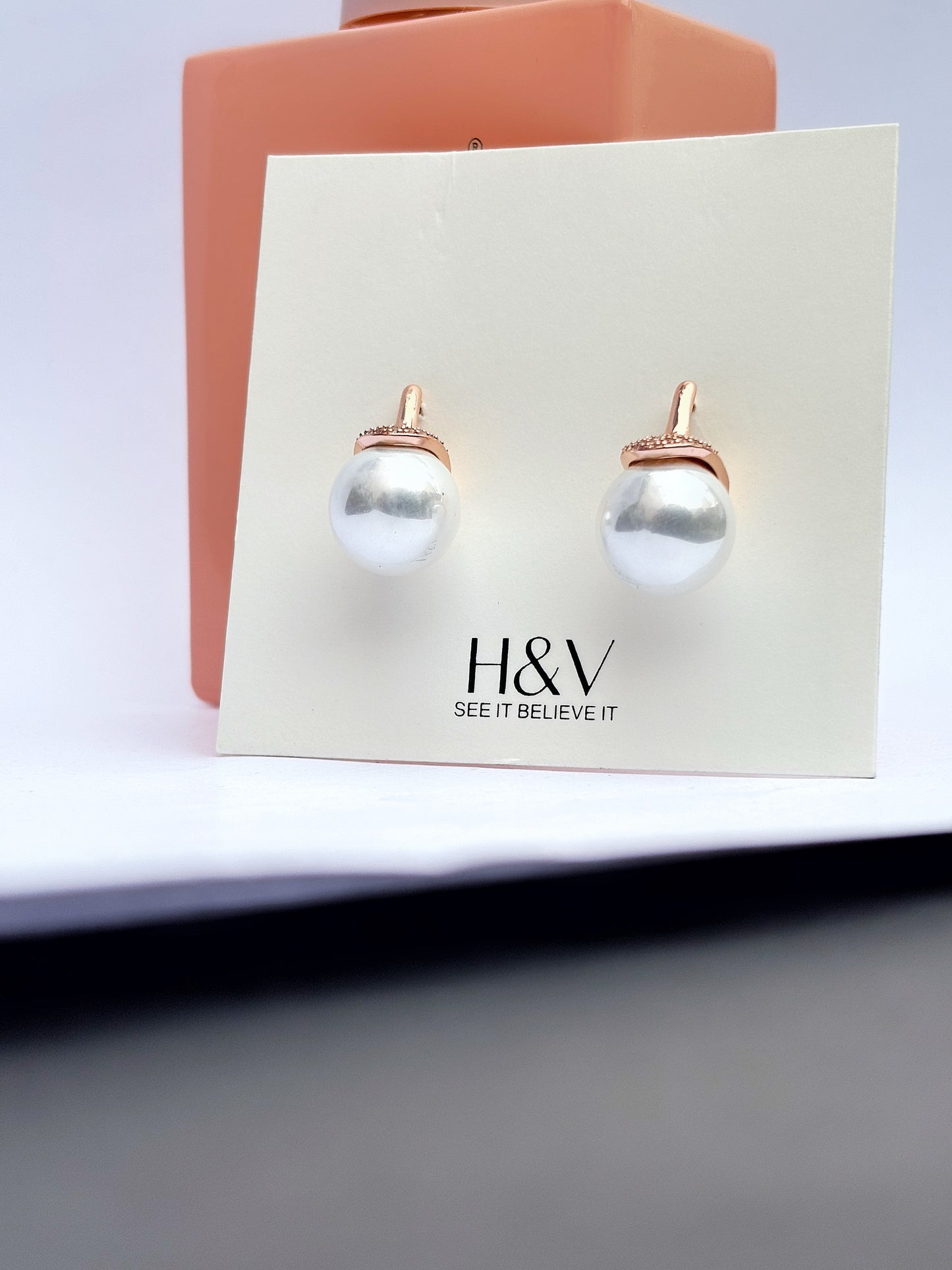 A beautiful pearl earring by hvjewellery.in