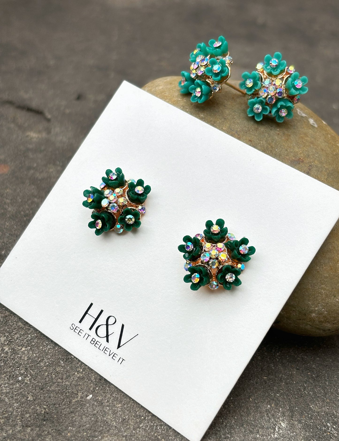 Beautifull 2 set Studs by hvjewellery.in