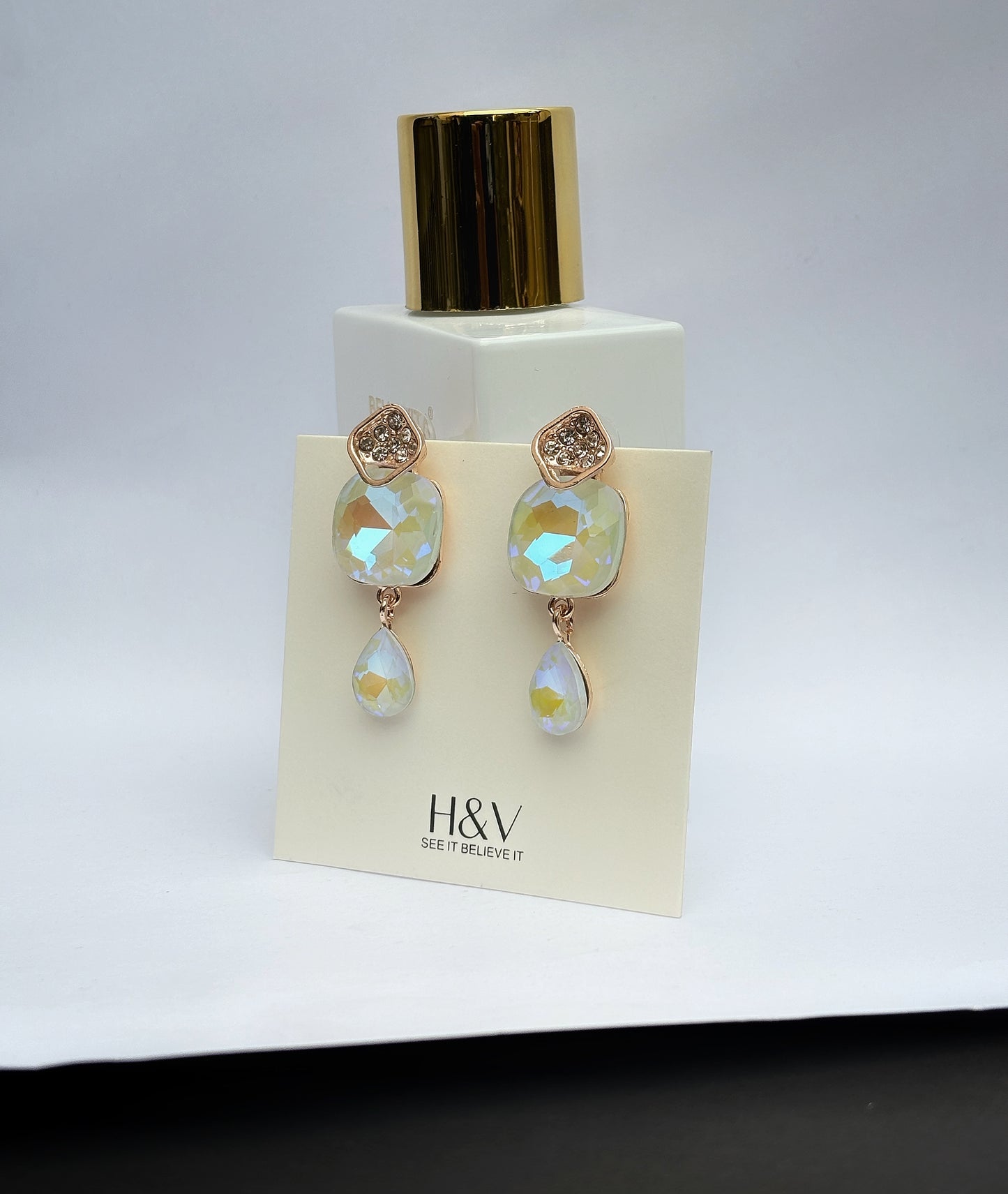 Beautiful Luxurious earrings by hvjewellery.in