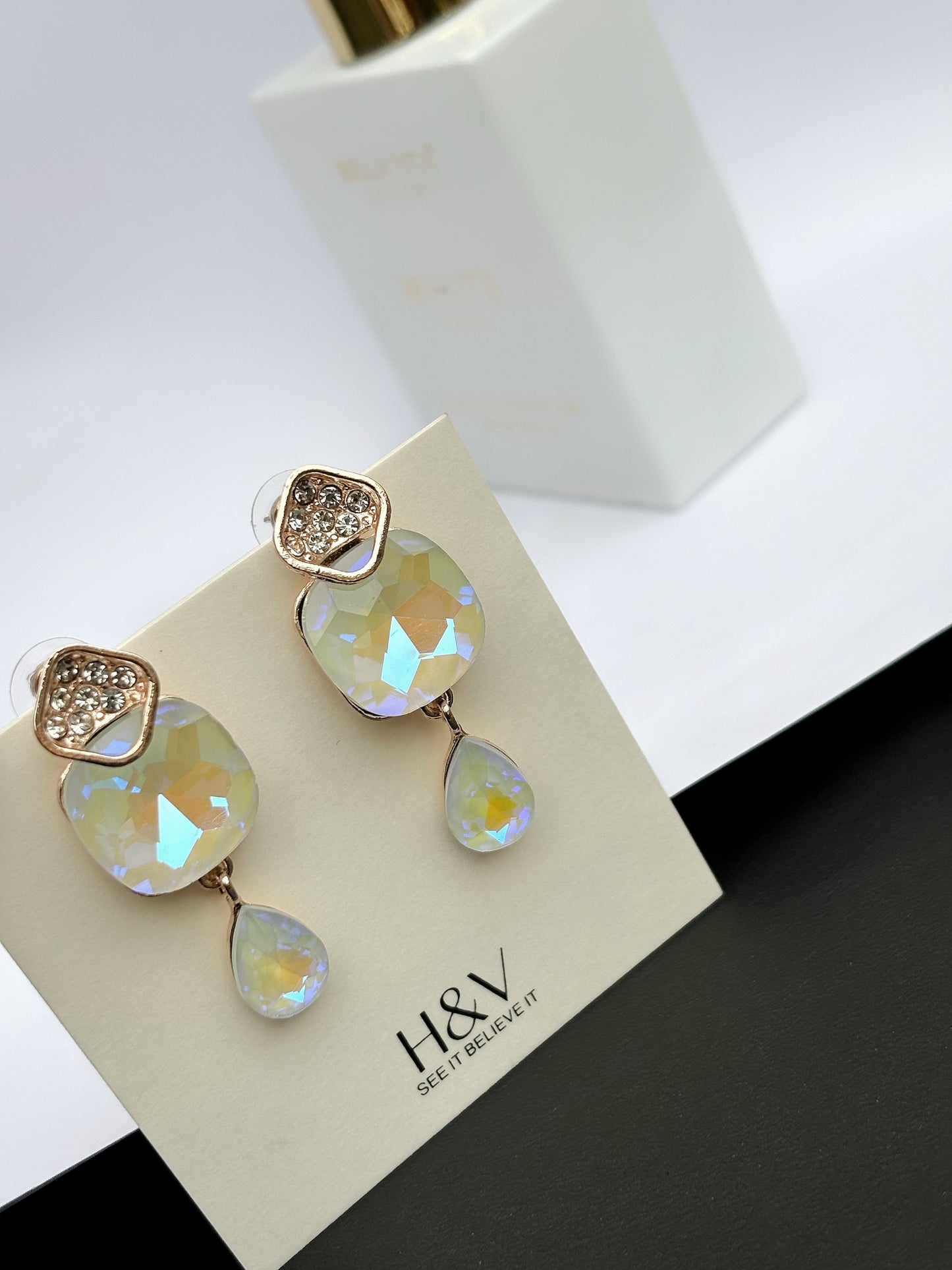 Beautiful Luxurious earrings by hvjewellery.in