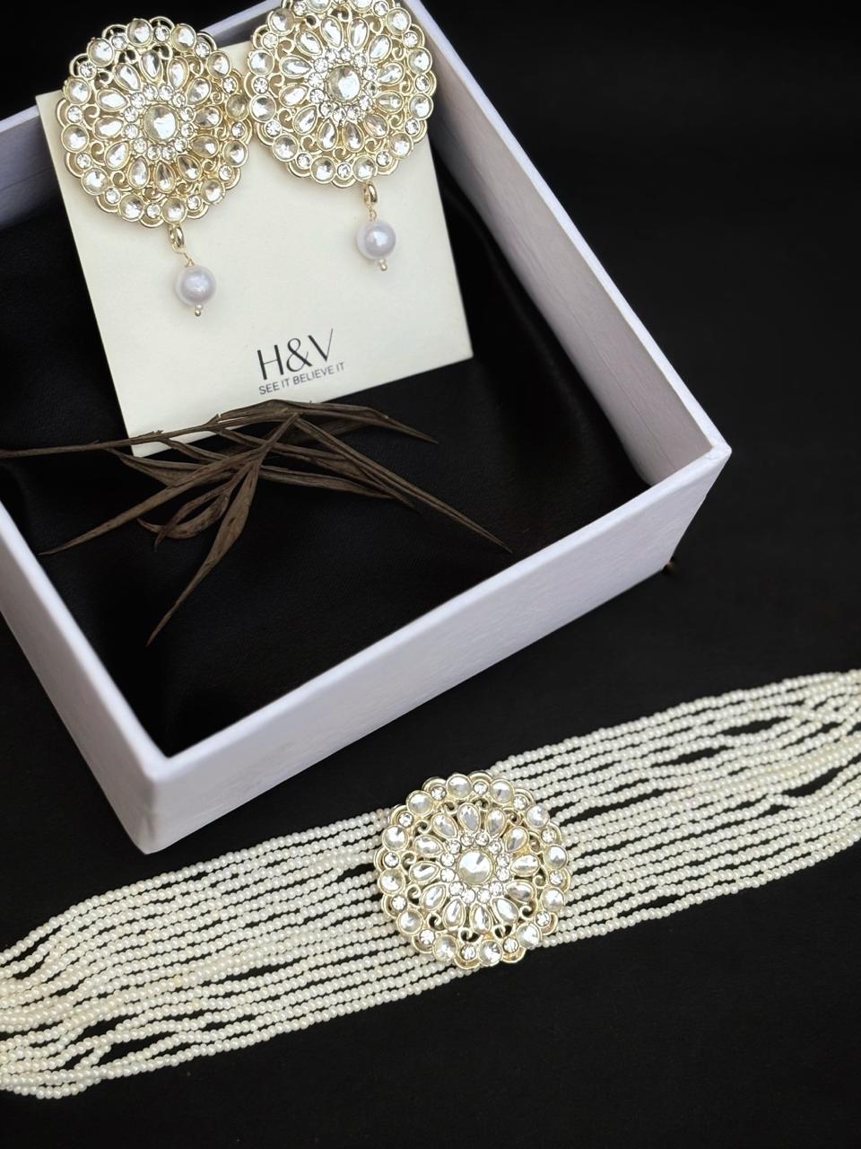 Pearl bandhai kundan choker set with white stones by hvjewellery.in