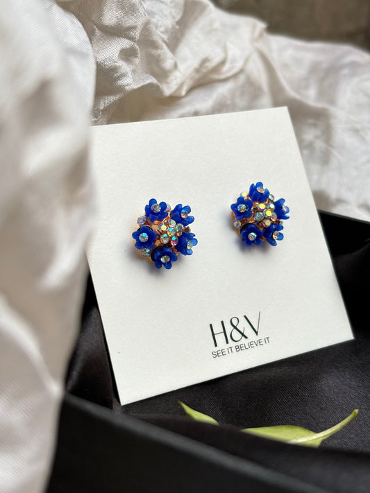 Beautifull Studs by hvjewellery.in